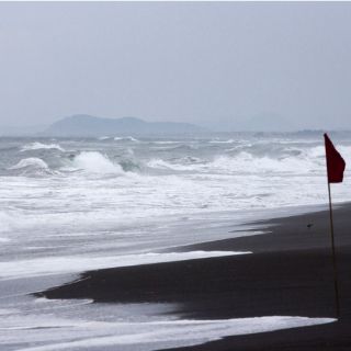 Envían brigadas de salud a Cihuatlán ante amenaza de 'Carlos'