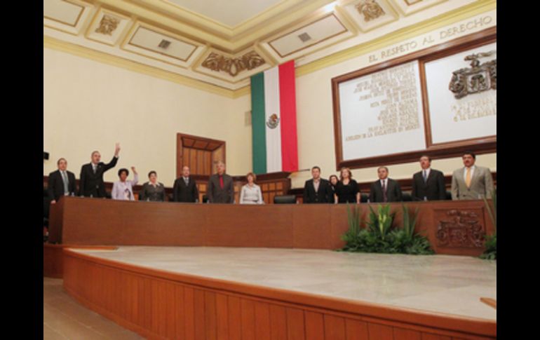 En el comparativo de las elecciones 2012-2015, el PRI (en alianza con el Verde) pasó de 63 a 40 regidores. EL INFORMADOR / ARCHIVO