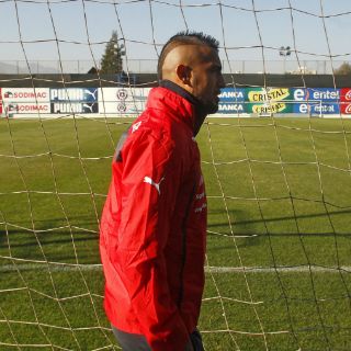 Arturo Vidal queda libre tras accidente de tráfico