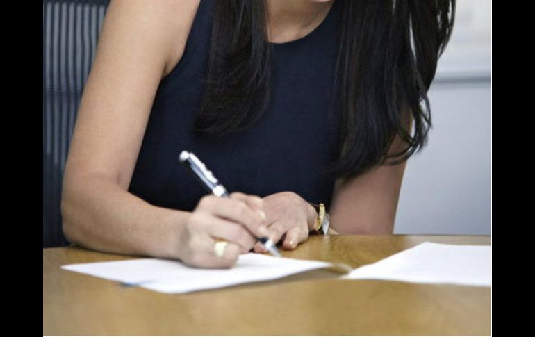 La Condusef revisará una muestra de 10 mil contratos bancarios. EFE / ARCHIVO