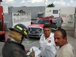 Unidades de Protección Civil y Bomberos de Tlaquepaque acudieron al lugar para atender el incendio. EL INFORMADOR /