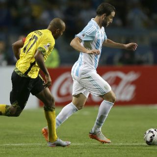 Argentina vence a Jamaica y pasa a cuartos en Chile