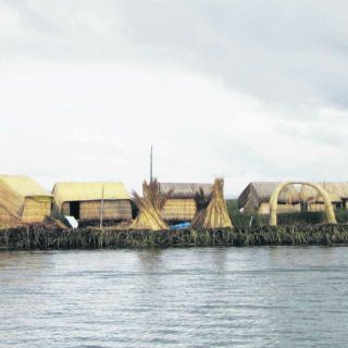 Las misteriosas islas flotantes del Lago Titicaca
