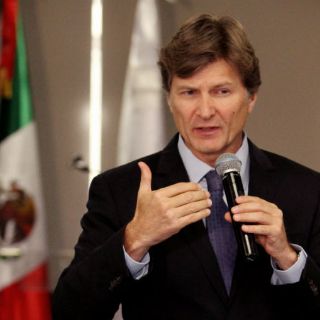 El reto de la economía es crecer más rápido: De la Madrid