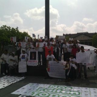 Recuerdan a padres desaparecidos en Jalisco