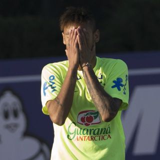 Messi lamenta sanción de su amigo Neymar