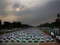 El yoga está por encima de razas, creencias y discapacidades, afirmó Ban Ki-Moon. AP / M. Swarup