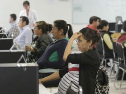 Los docentes que aspiran ser asesores, directores o supervisores presentaron el examen el fin de semana. SUN / L. Cortés