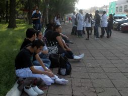 Unos 40 médicos permanecieron en el Parque Morelos. EL INFORMADOR / A. Hinojosa