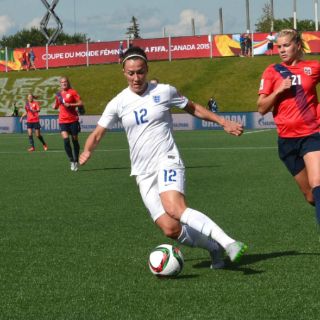 Inglaterra remonta y clasifica a cuartos en Canadá