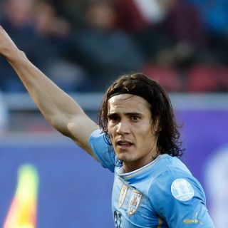 Edinson Cavani podría viajar a Uruguay tras arresto de su padre
