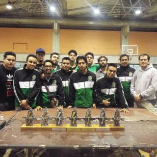 Peña Nieto felicita a estudiantes del IPN por concurso de robótica