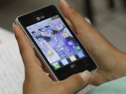 Las personas más propensas revisan Facebook, Twitter o Instagram antes de irse a la cama y al despertar. EL INFORMADOR / ARCHIVO