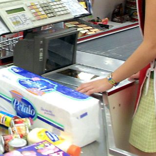 El SAT cobrará el IVA a alimentos preparados en autoservicios