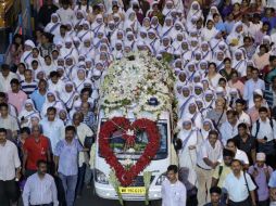 Despidieron a la hermana Joshi monjas de la Caridad, voluntarios, personas desfavorecidas y fieles de otros credos. AP / B. Das
