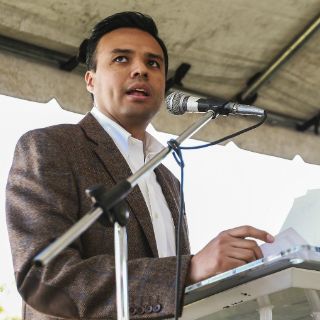 Héctor Robles pide licencia para ausentarse cinco días