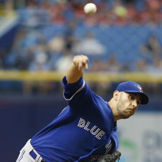 Marco Estrada deja ir el juego perfecto