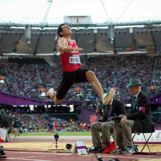 Luis Rivera va por un salto dorado