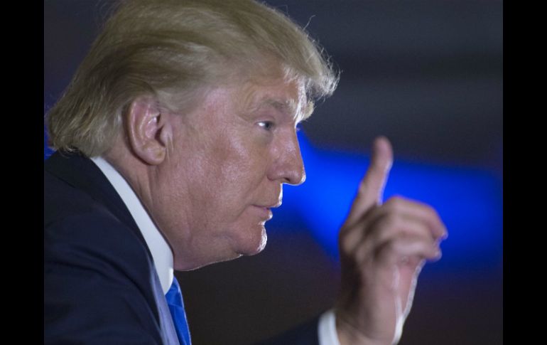 ''Amo a los mexicanos, pero estoy compitiendo para presidente y nuestro país está primero'', señala el empresario. AFP / ARCHIVO