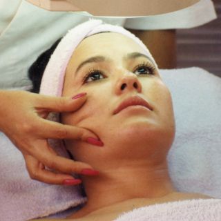 Consumo de vitamina B12 favorecería la aparición de acné