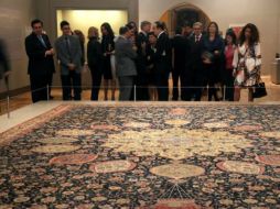 La alfombra Ardabil, un textil persa de seda del siglo XVI de grandes dimensiones es una de las joyas a admirar. TWITTER / @SEP_mx