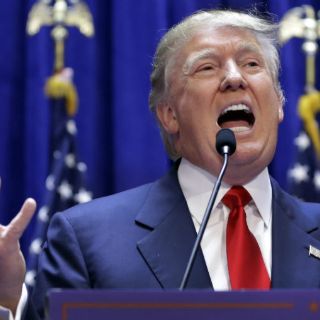 Ricky Martin y Eugenio Derbez apoyan a Univisión