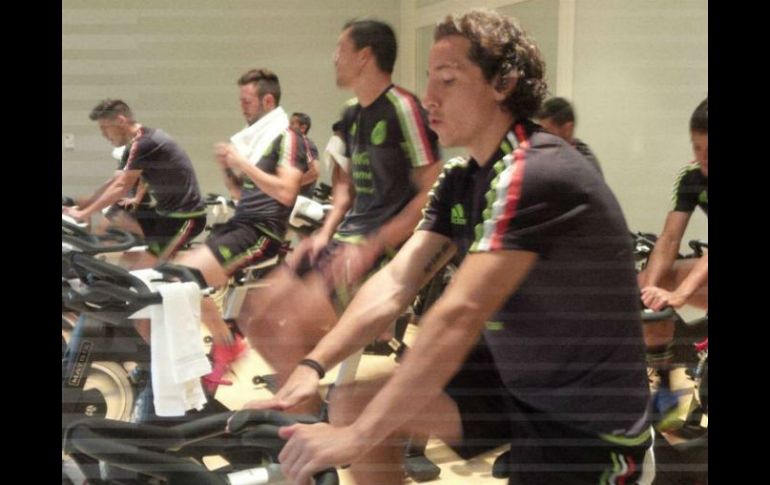 El equipo dedicó la tarde en el gimnasio. TWITTER / @miseleccionmx