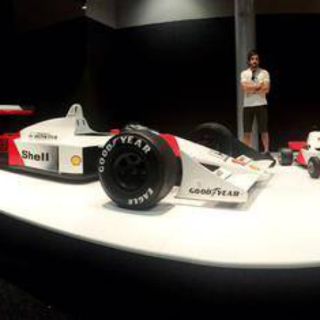 Fernando Alonso inaugura su museo y circuito