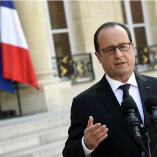 Hollande descarta vínculos entre los atentados de Francia y Túnez
