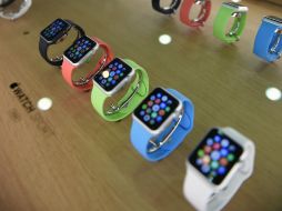 Este smartwatch soporta el hacer y recibir llamadas desde el mismo equipo. AFP / S. Yeh