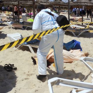 Confirman muerte de cinco británicos en atentado de Túnez