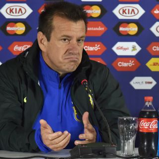 Según Dunga, Jara también debería recibir sanción