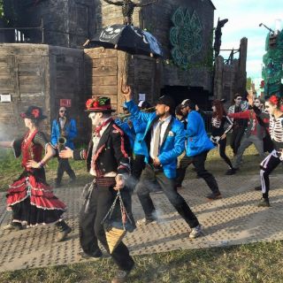 Agrupación Cariño, contenta de presentarse en el Glastonbury 2015