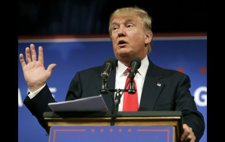 El magnate expuso que, de llegar a ser presidente, se acabarán los tratados con México y  llevará el empleo de regreso a EU. AP / C. Neibergall