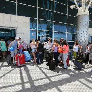 Francia repatriará a sus ciudadanos de Túnez tras atentado