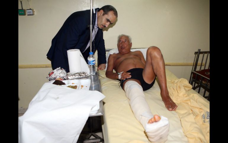 Uno de los sobrevivientes del ataque terrorista es atendido en un centro médico de Susa. EFE / M. Messara