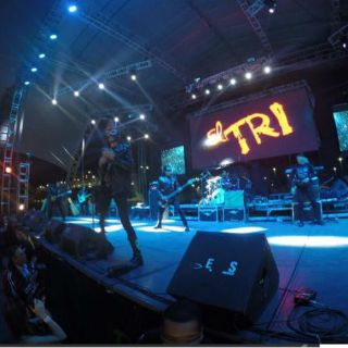 El Tri prende a fans en el Piro Music Fest de la Feria de León