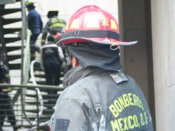 Personal de Protección Civil acudió al lugar para desalojar la zona. NTX / ARCHIVO
