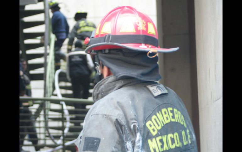 Personal de Protección Civil acudió al lugar para desalojar la zona. NTX / ARCHIVO