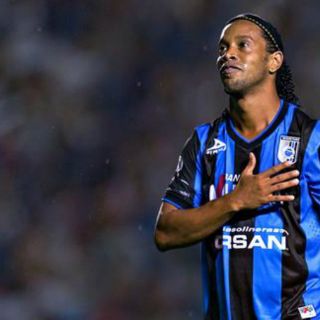 Ronaldinho se despide de Gallos Blancos con video