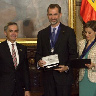 Mancera entrega llaves de la Ciudad a los reyes de España