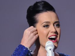 Perry se reunió con las monjas a principios de este año y les cantó 'Oh Happy Day'. AFP / ARCHIVO