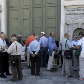 EU desestima impacto de crisis griega sobre sistema bancario