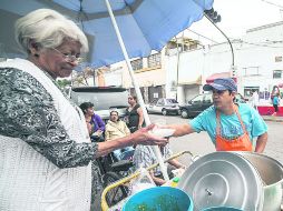 A estudio. El municipio de Guadalajara realiza muestreos en puestos callejeros. EL INFORMADOR /