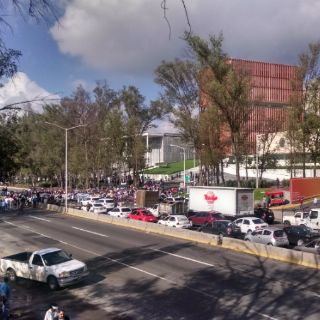 Maestros se manifiestan en Ciudad Judicial