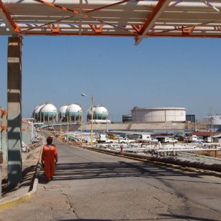 Reportan fuga de ácido en refinería de Veracruz