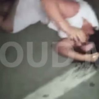 Muchedumbre golpea y patea a un presunto travesti en Marruecos