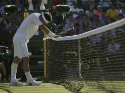 Después de cinco sets en primera ronda, Kei Nishikori empezó a sentir dolor. AP / ARCHIVO