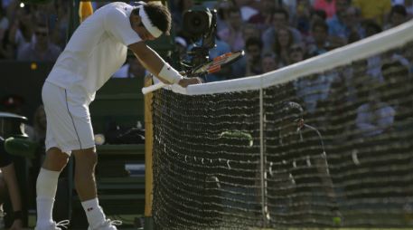 Después de cinco sets en primera ronda, Kei Nishikori empezó a sentir dolor. AP / ARCHIVO
