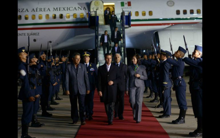 El Presidente de la República arribó ayer miércoles noche a la base aérea No. 51 en la provincia de Pisco. FACEBOOK / Enrique Peña Nieto